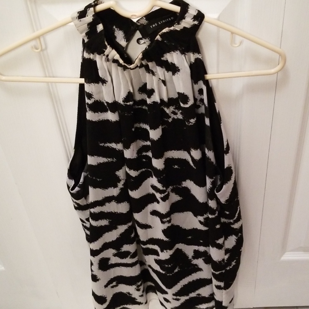 Black and white limited top